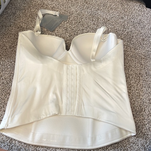Fine Lines Australia4 Way Convertible Bustier, color-Cream, Size- 36C - Picture 4 of 8